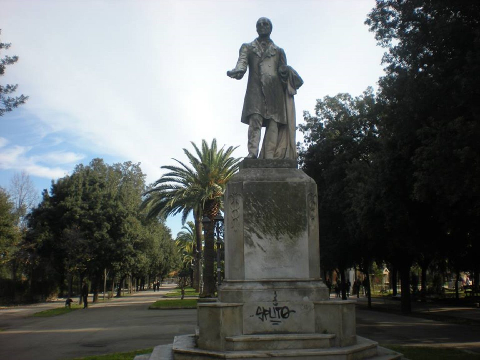 Vincenzo Lanza's statue (3).jpg